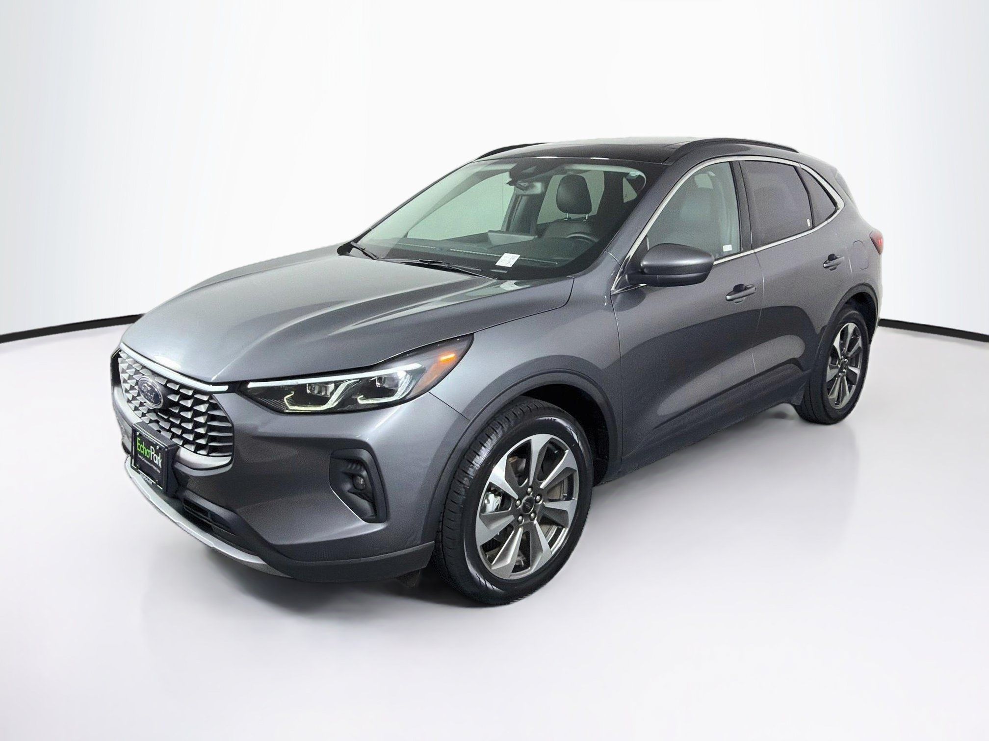 Used 2025 Ford Escape Platinum AWD/4WD image 3