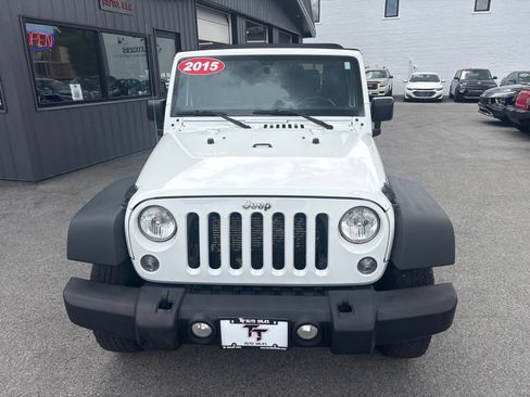 Used 2015 Jeep Wrangler Rubicon w/ Power Convenience Group AWD/4WD image 8