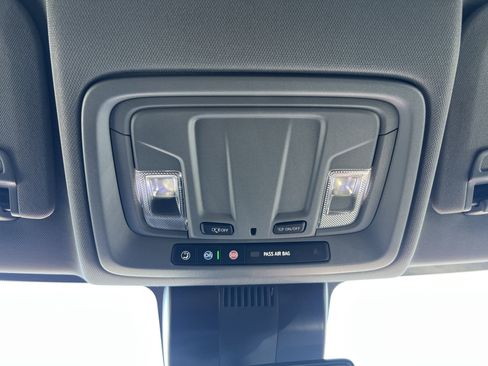 Used 2024 Chevrolet Silverado 1500 LT image 24