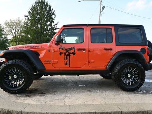 Used 2023 Jeep Wrangler Unlimited Rubicon w/ Cold Weather Group AWD/4WD image 8