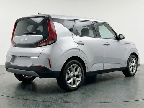 Used 2025 Kia Soul LX w/ LX Technology Package image 9