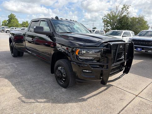 Used 2022 RAM 3500 Limited AWD/4WD image 11