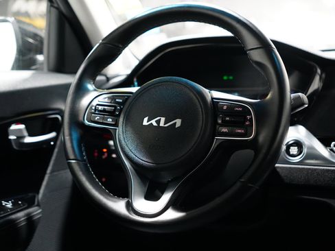 Used 2022 Kia Niro LXS w/ Digital Cluster Package image 13