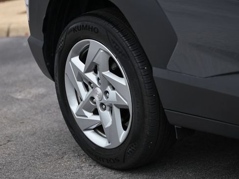 Used 2024 Hyundai Kona SE FWD image 5