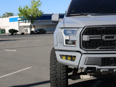 Used 2019 Ford F150 Raptor w/ Equipment Group 802A Luxury AWD/4WD image 5
