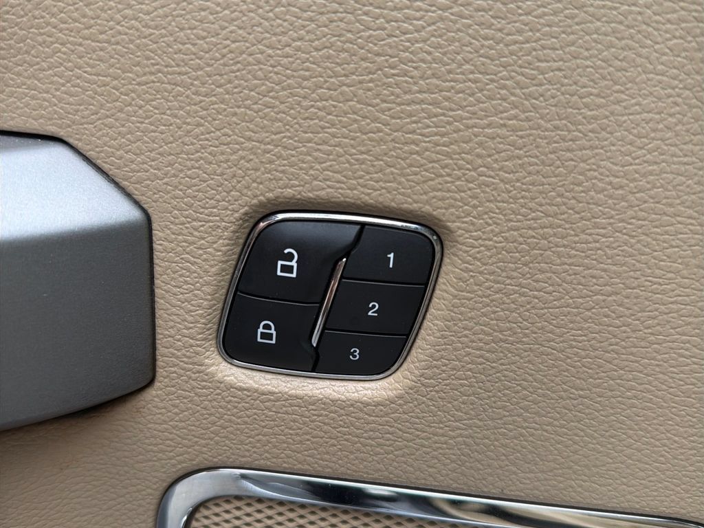 Used 2020 Ford F150 Lariat RWD image 15