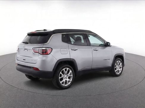 Used 2025 Jeep Compass Limited AWD/4WD image 4