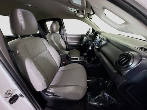 Used 2020 Toyota Tacoma SR RWD image 28