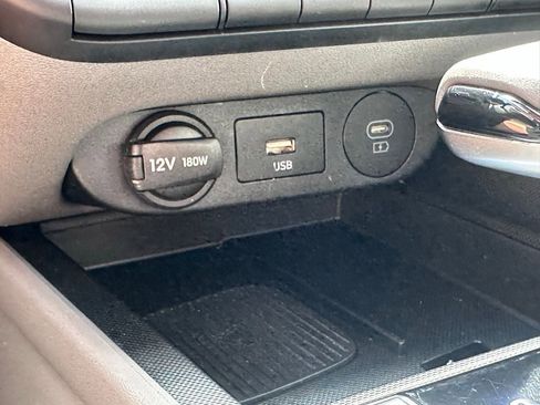 Used 2025 Hyundai Elantra SEL FWD image 30