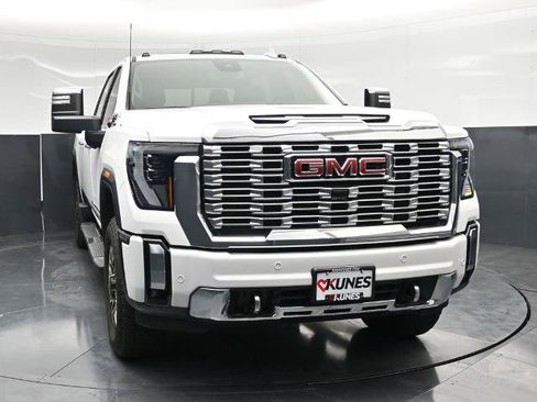 Used 2025 GMC Sierra 2500 Denali AWD/4WD image 6
