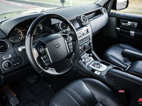 Used 2015 Land Rover LR4 HSE image 2