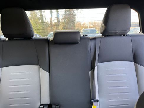 Used 2025 Toyota Tacoma TRD Off-Road image 37