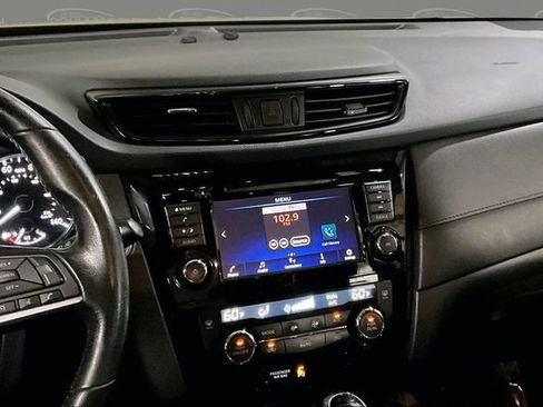 Used 2019 Nissan Rogue SV AWD/4WD image 29