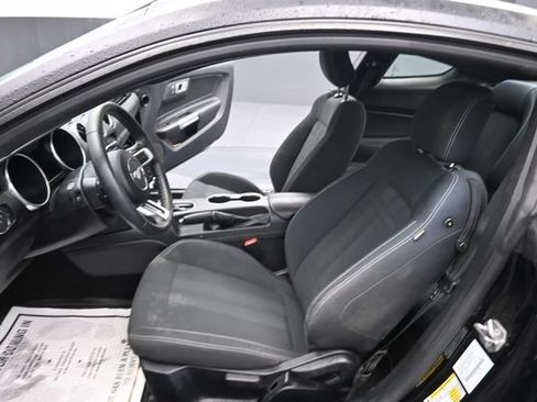 Used 2019 Ford Mustang Coupe RWD image 10