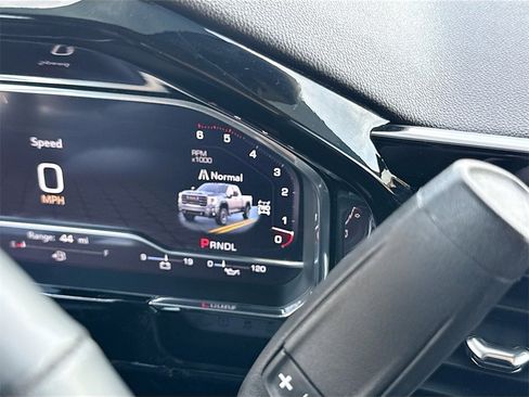 Used 2024 GMC Sierra 2500 SLT w/ SLT Premium Package image 17