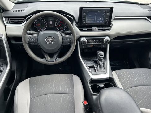 Used 2021 Toyota RAV4 XLE image 16