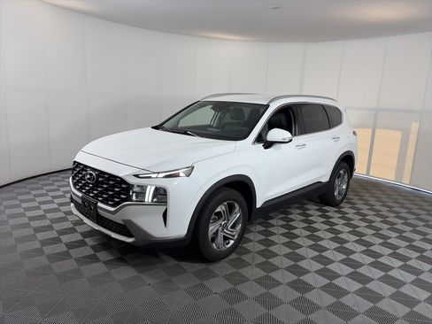 Used 2023 Hyundai Santa Fe SEL FWD image 2