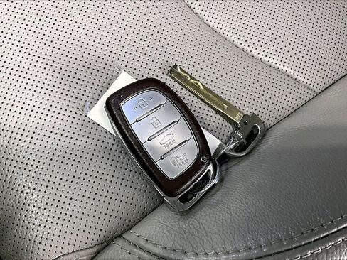 Used 2019 Hyundai Sonata Limited image 10