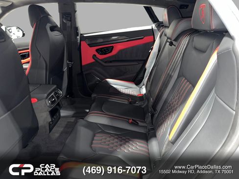 Used 2025 Lamborghini Urus SE AWD/4WD image 23