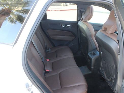 Used 2022 Volvo XC60 T8 Inscription Expression w/ Advanced Package AWD/4WD image 17