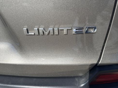 Used 2020 Jeep Cherokee Limited w/ Technology Group image 11