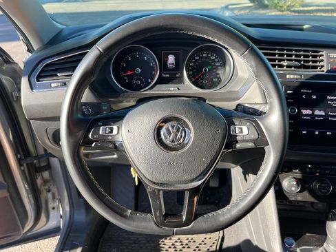 Used 2019 Volkswagen Tiguan SE AWD/4WD image 11