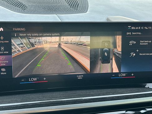 Used 2023 BMW X7 M60i w/ Executive Package image 21