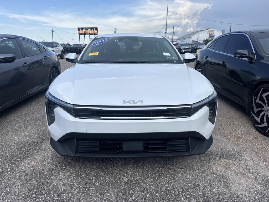 Used 2025 Kia K4 FWD image 2