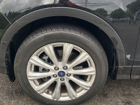 Used 2017 Ford Escape Titanium w/ Equipment Group 301A AWD/4WD image 9