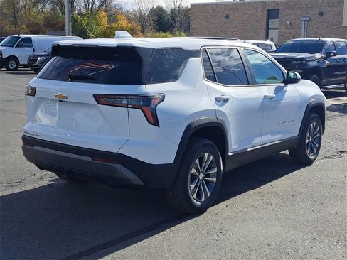 New 2026 Chevrolet Equinox LT w/ Convenience Package II image 4