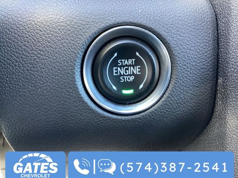 Used 2025 GMC Acadia Elevation image 28