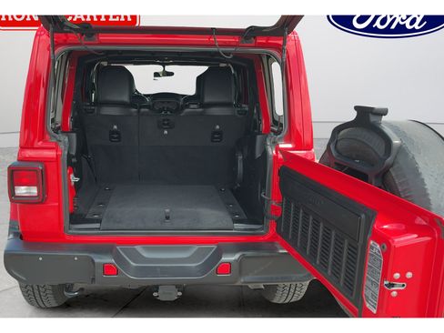 Used 2021 Jeep Wrangler Unlimited Sahara AWD/4WD image 20