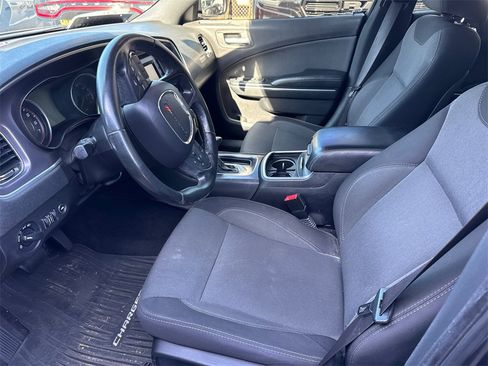 Used 2015 Dodge Charger SE image 9