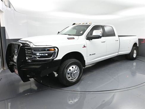 Used 2026 RAM 3500 Laramie w/ Towing Technology Group AWD/4WD image 1