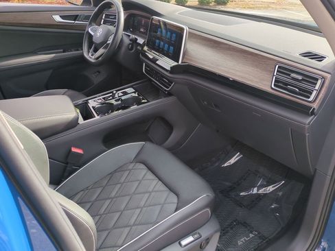 Used 2025 Volkswagen Atlas SEL Premium R-Line image 46