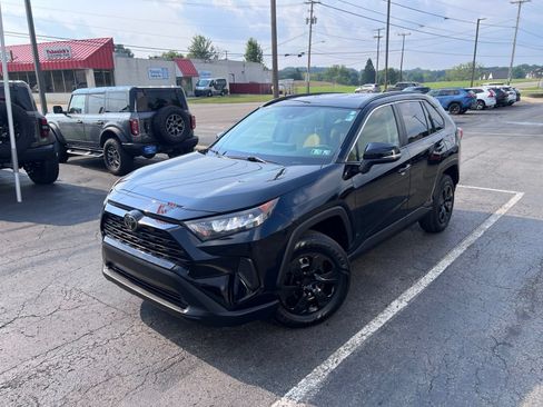 Used 2019 Toyota RAV4 LE w/ All Weather Liner Package AWD/4WD image 15