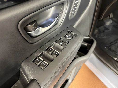 Used 2023 Honda Pilot Touring image 17