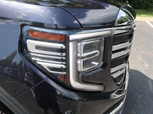 Used 2023 GMC Sierra 1500 SLT w/ SLT Premium Package AWD/4WD image 12