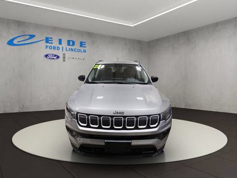 Used 2022 Jeep Compass Latitude AWD/4WD image 5