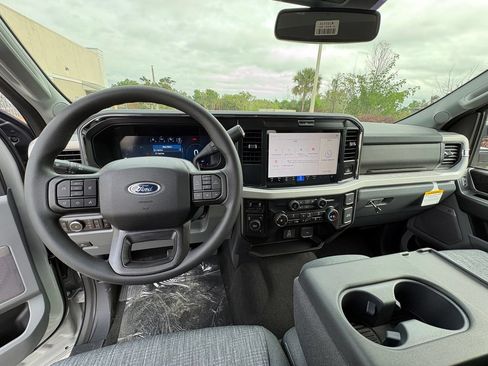 New 2026 Ford F250 XLT w/ XLT Premium Package AWD/4WD image 7