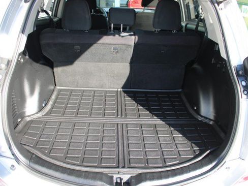 Used 2017 Toyota RAV4 LE image 9