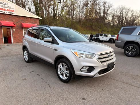 Used 2018 Ford Escape SE image 3