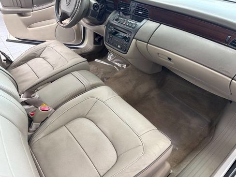 Used 2005 Cadillac De Ville w/ Limited Edition Package image 20