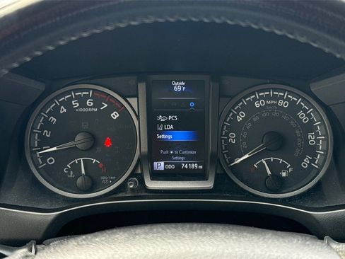 Used 2021 Toyota Tacoma TRD Sport image 22