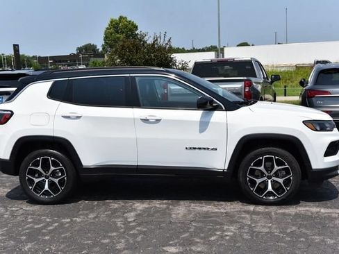 Used 2025 Jeep Compass Limited AWD/4WD image 5