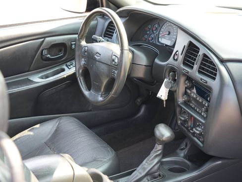 Used 2004 Chevrolet Monte Carlo SS w/ Dale Earnhardt Jr. Package FWD image 16