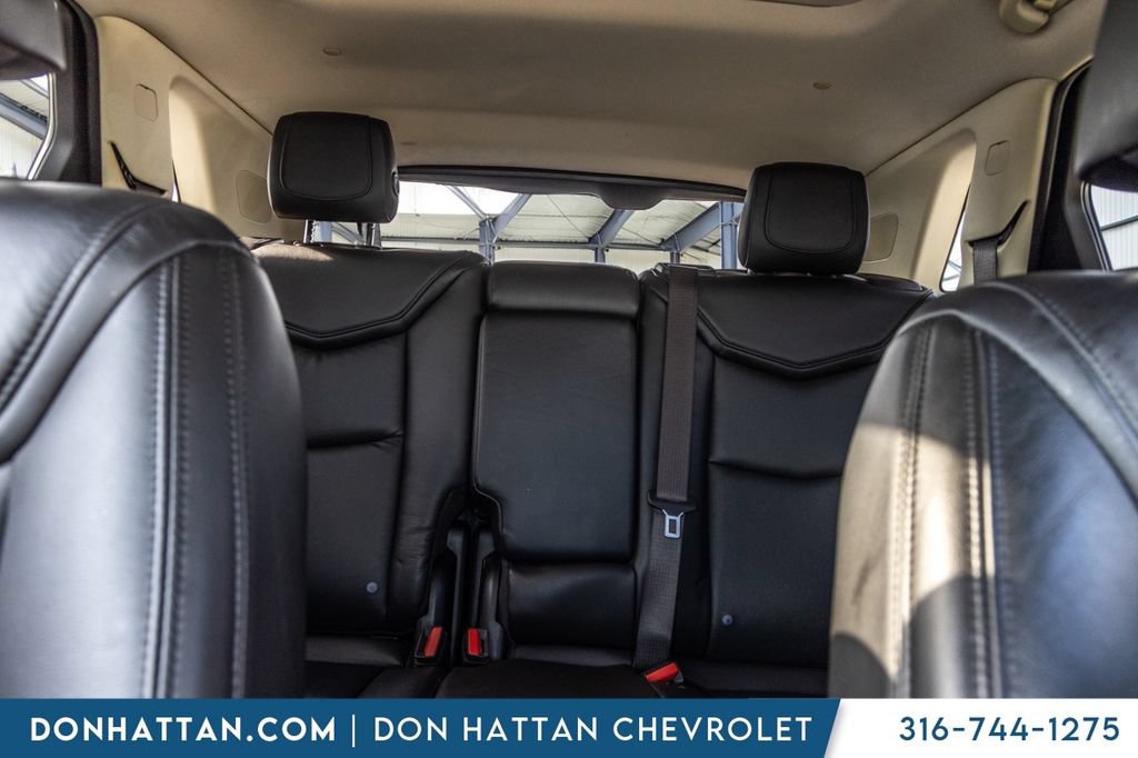 Used 2017 Cadillac XT5 Luxury w/ Driver Awareness Package FWD image 18