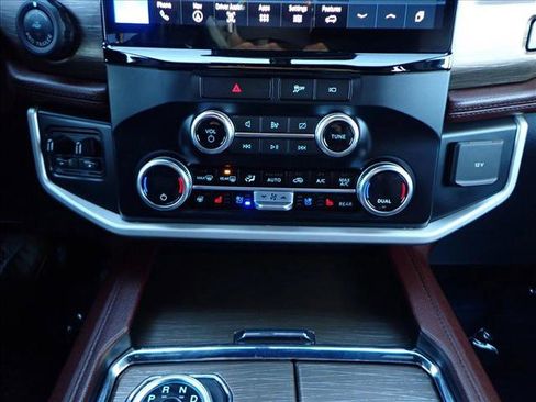 Used 2023 Ford Expedition Max Limited image 20