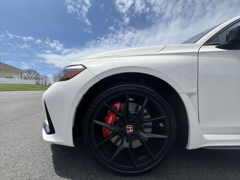 Used 2025 Honda Civic Type R image 10