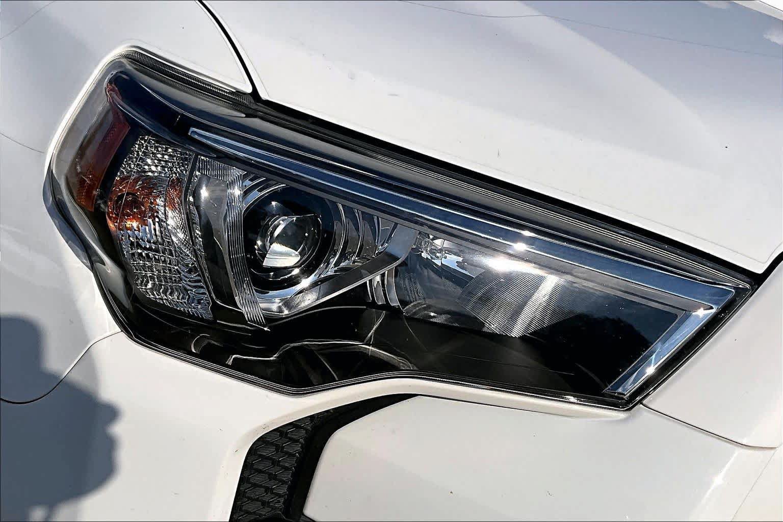 Used 2022 Toyota 4Runner SR5 Premium w/ Moonroof Package RWD image 26